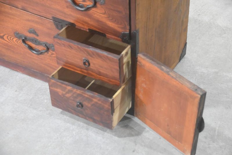 Antique 4 Drawer Nihonmatsu Clothing Chest (2 Sections) Width:960mm - Image 5