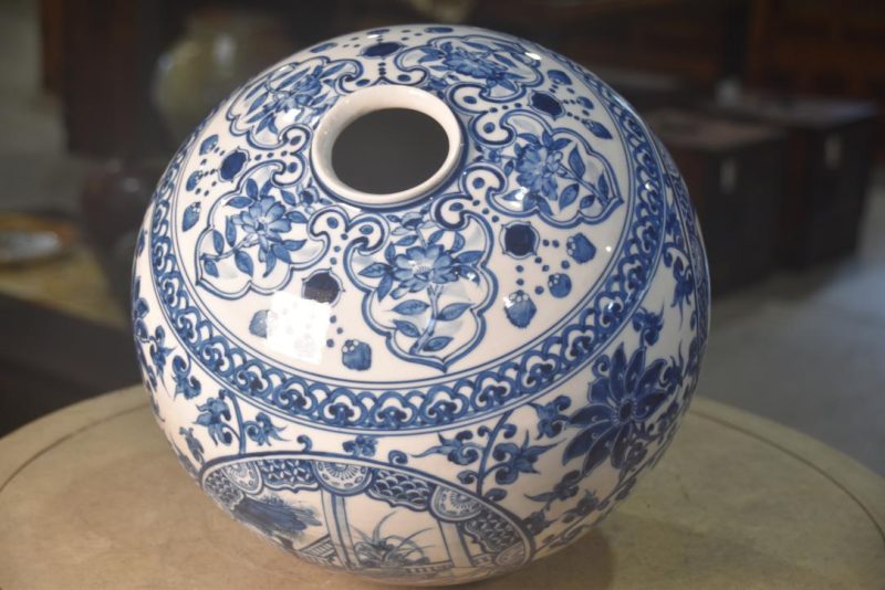 Japanese Blue and White Vase Height:300mm - Image 5