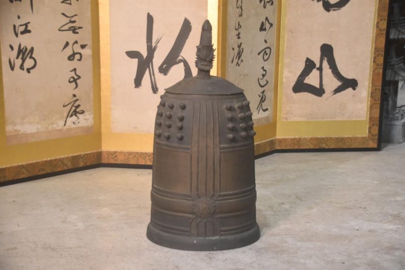 Japanese Bronze Hanging Temple Bell Height:690mm - Image 4