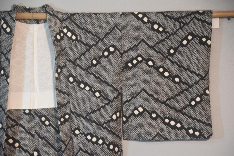 Black and White Vintage Japanese Silk Shibori Haori Jacket - Image 3