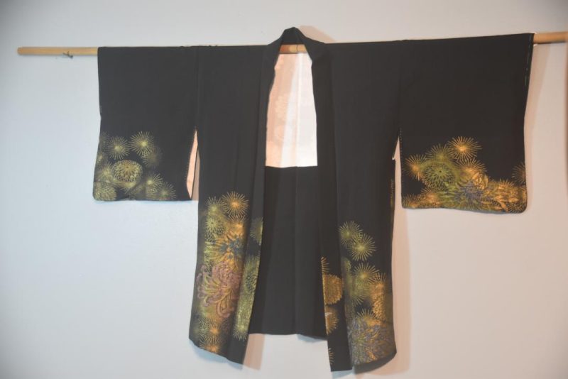 Chrysanthemum Metallic Thread Vintage Japanese Silk Haori Jacket - Image 5