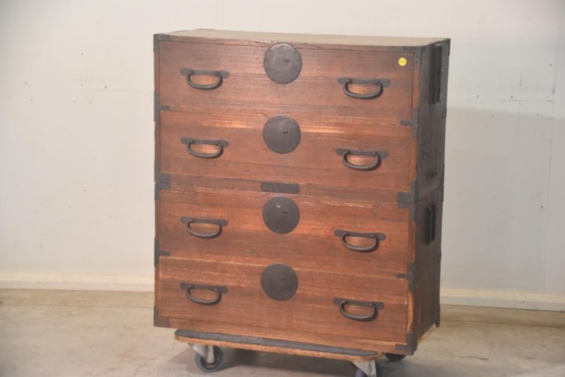 2 Section Clothing Chest Width:940mm