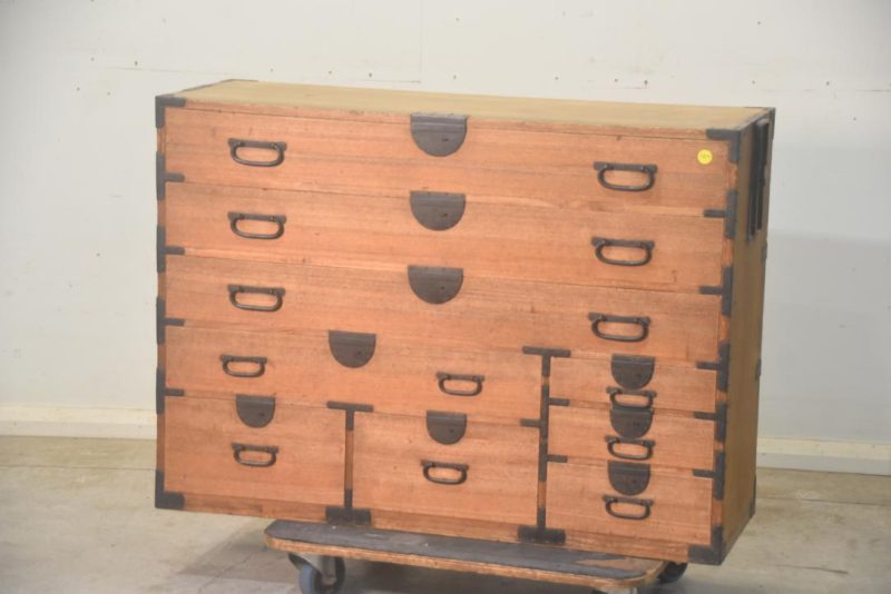 Clothing Chest Width:1100mm
