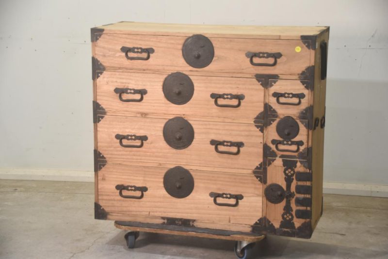 Clothing Chest Width:930mm