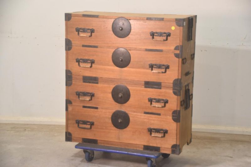 2 Section Clothing Chest Width:980mm