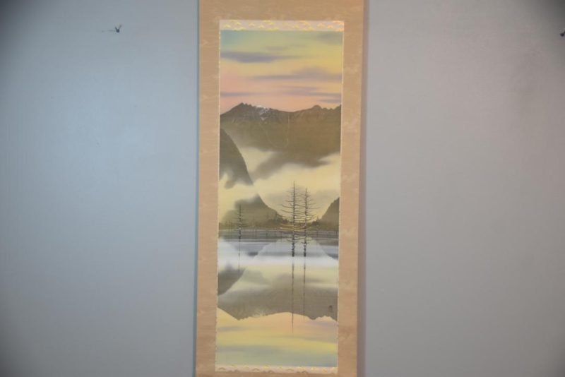 A contemporary hanging scrollHeight:1930mm
