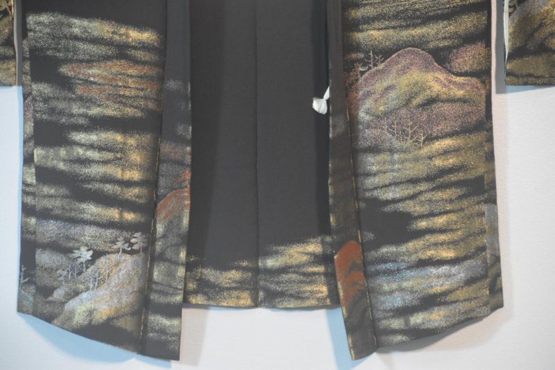 Luxurious Metallic Thread Embroidered Vintage Japanese Silk Haori Jacket - Image 6