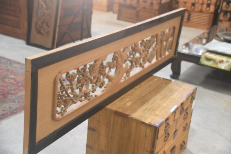 Japanese Carved Rama Transom with Lacquered Frame Width:1860mm - Image 4