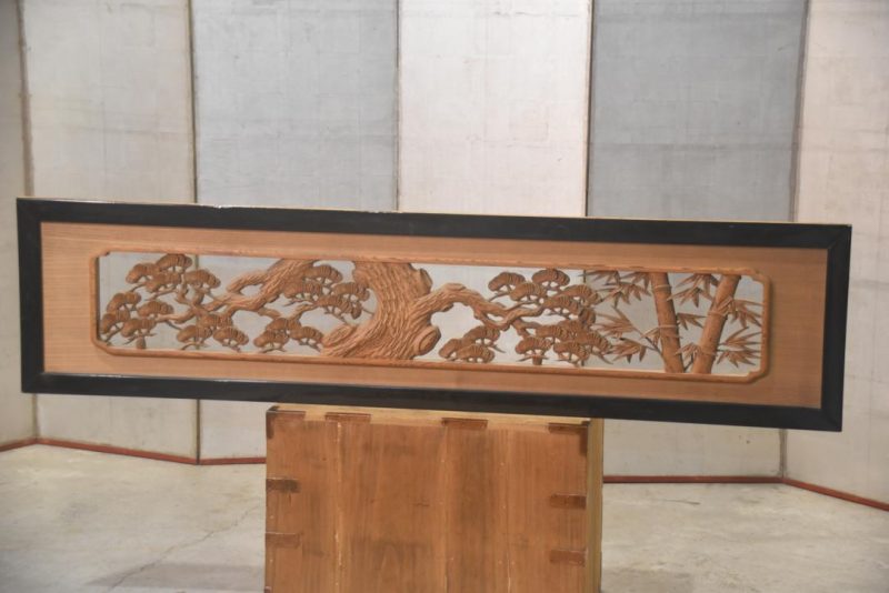 Japanese Carved Rama Transom with Lacquered Frame Width:1860mm - Image 8