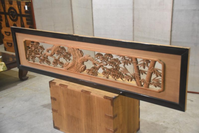 Japanese Carved Rama Transom with Lacquered Frame Width:1860mm - Image 4