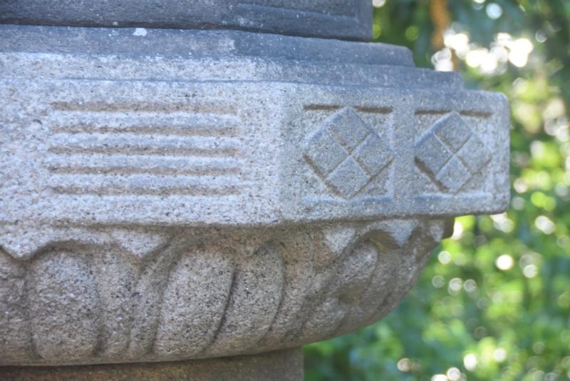 Antique Kasuga Lantern from a Kyoto Garden Height:2800mm - Image 2