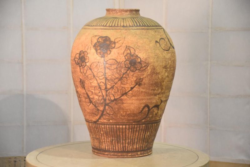 Studio Pottery Vase Height:490mm - Image 7