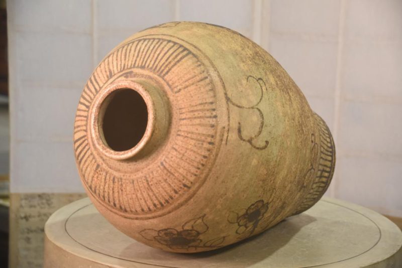 Studio Pottery Vase Height:490mm - Image 6