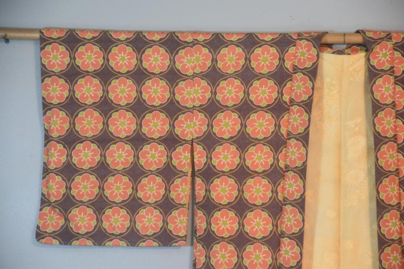 Very Motif-ated Vintage Japanese Silk Haori Jacket - Image 4