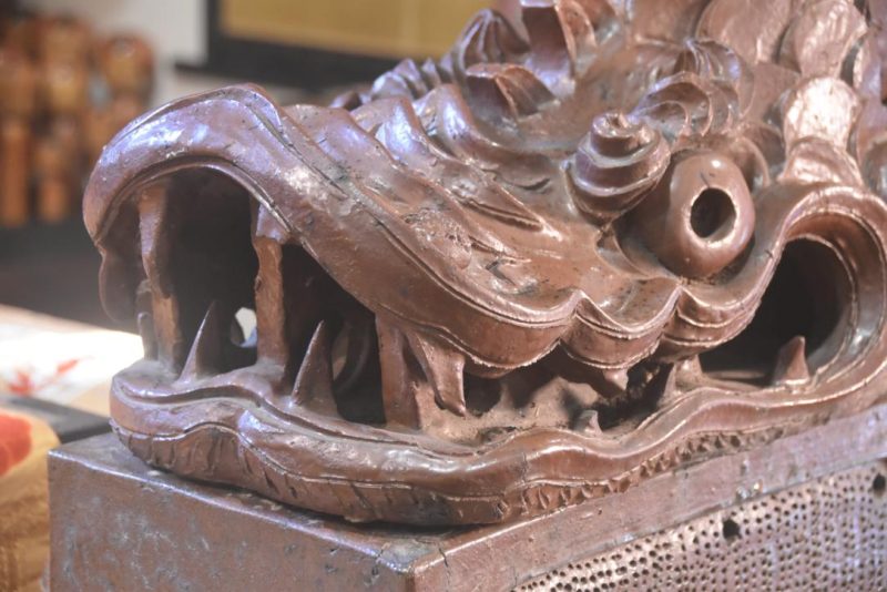 A Japanese Koi Dragon Roof Tile Height:880mm - Image 8