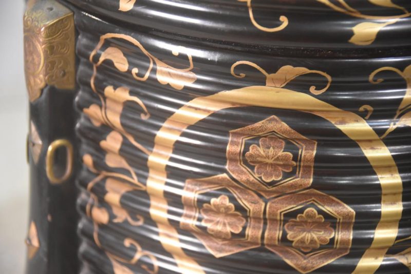 Maki-E Lacquered Hokkai with  Gilded Copper Hardware Height:265mm - Image 2