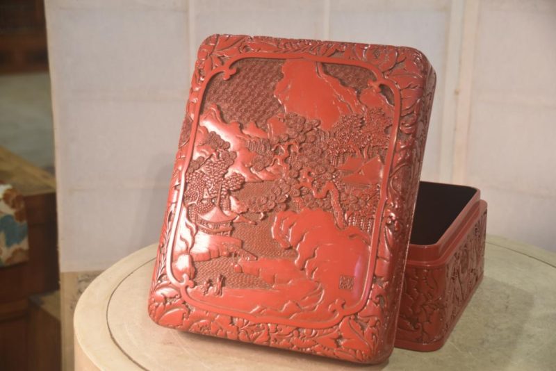 Japanese Lacquered Letter Box with Chinese Designs Width:310mm - Image 3