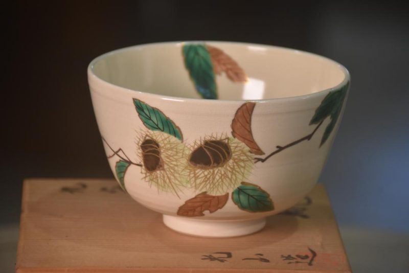 Kyoyaki Tea Bowl with Chestnuts painting in a Wooden box Width:110mm