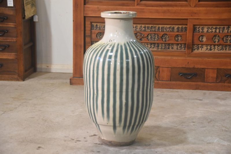 Shigaraki Drip Glaze Tsubo Urn Height:750mm