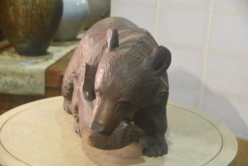 Carved Wooden Hokkaido Bear Width:400mm - Image 6