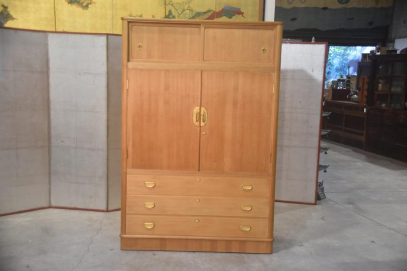 Superior Quality Vintage Wedding Chest (3 Sections) Width:1210mm - Image 27