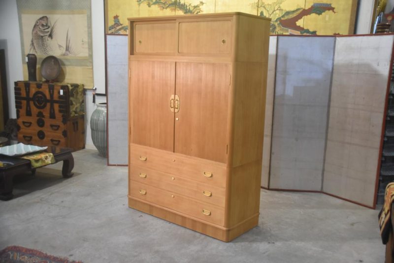 Superior Quality Vintage Wedding Chest (3 Sections) Width:1210mm - Image 10