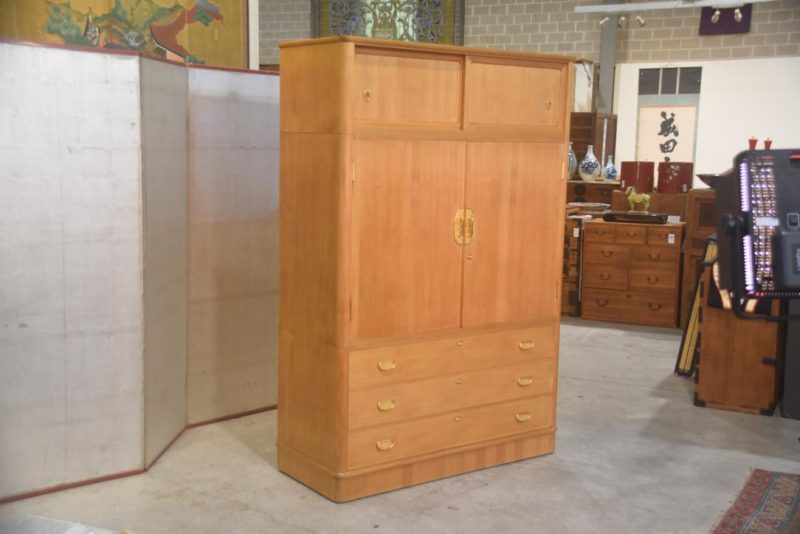 Superior Quality Vintage Wedding Chest (3 Sections) Width:1210mm - Image 9
