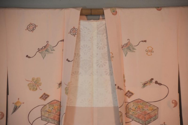 Pale Pink Vintage Japanese Silk Haori Jacket - Image 4