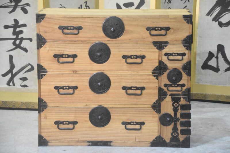 Antique Clothing Chest  Width:1060mm - Image 12