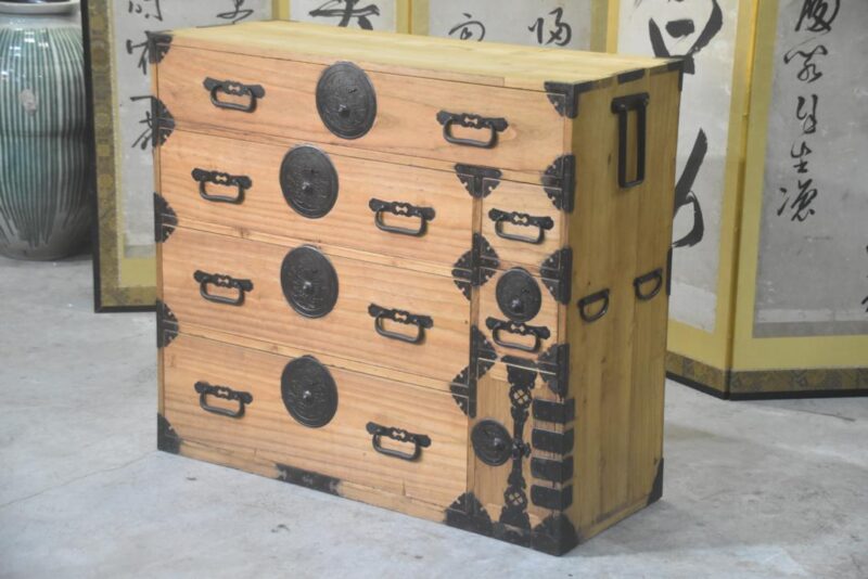 Antique Clothing Chest  Width:1060mm - Image 11