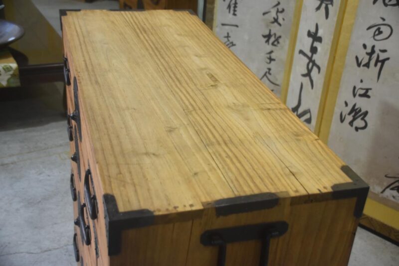 Antique Clothing Chest  Width:1060mm - Image 10