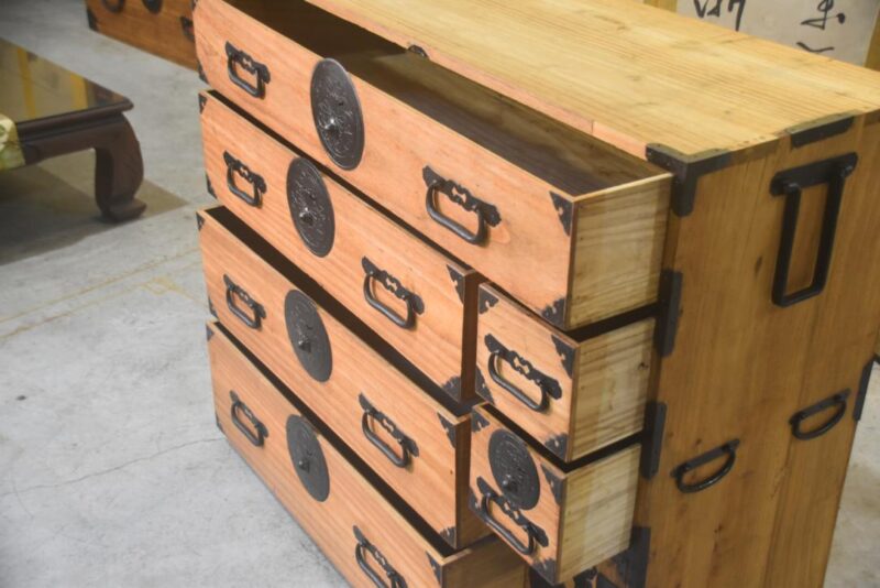 Antique Clothing Chest  Width:1060mm - Image 8