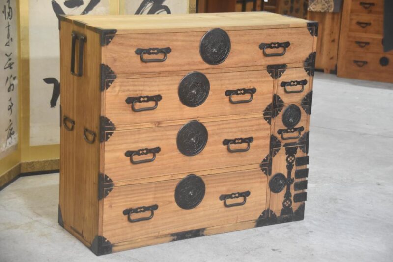 Antique Clothing Chest  Width:1060mm - Image 3