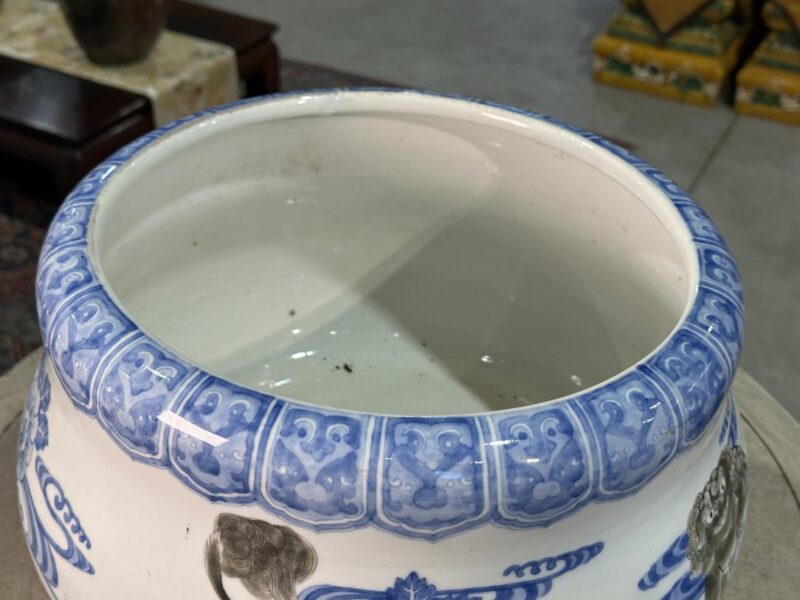 Vintage Porcelain Hibachi with Shishi Designs Width:410mm - Image 4