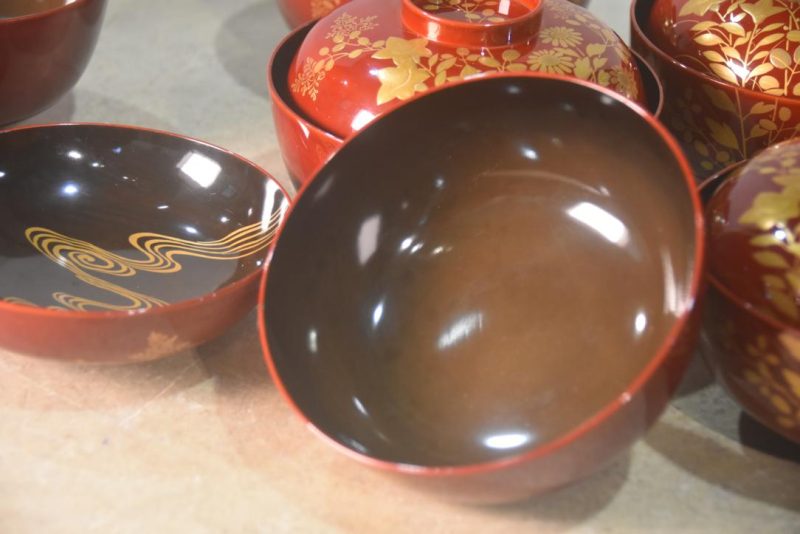 Set of 6 Japanese Lacquered Wood Maki-E Bowls - Image 6