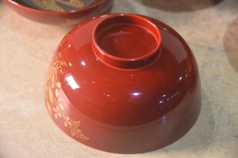 Set of 6 Japanese Lacquered Wood Maki-E Bowls - Image 4