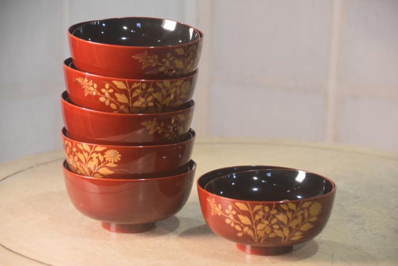 Set of 6 Japanese Lacquered Wood Maki-E Bowls - Image 3
