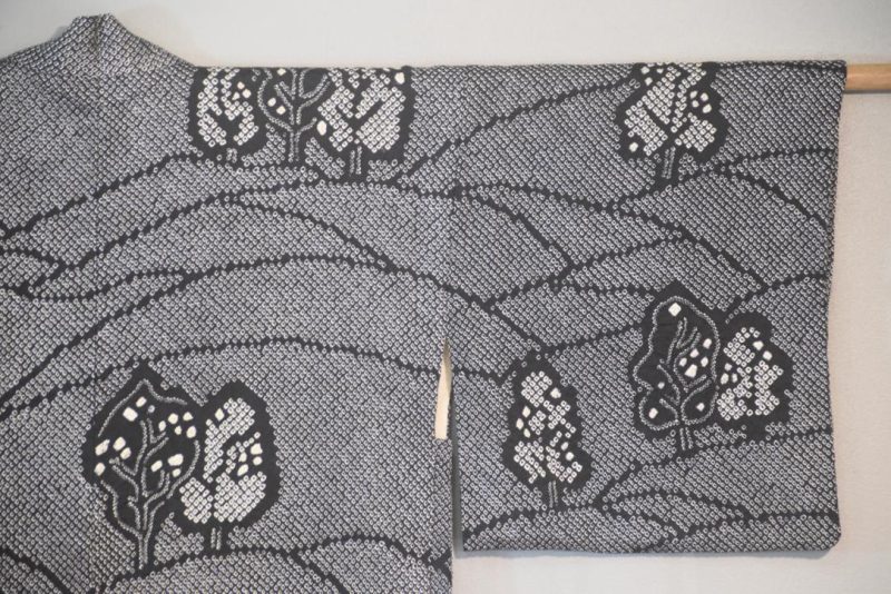 Rolling Hills Vintage Black Silk Shibori Haori Jacket - Image 6