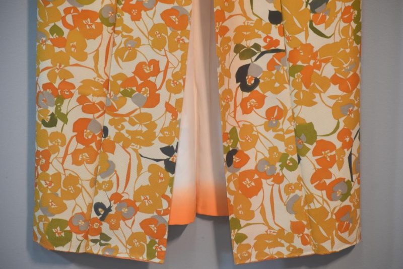 Autumn Flowers Silk Kimono from Japan - Image 9