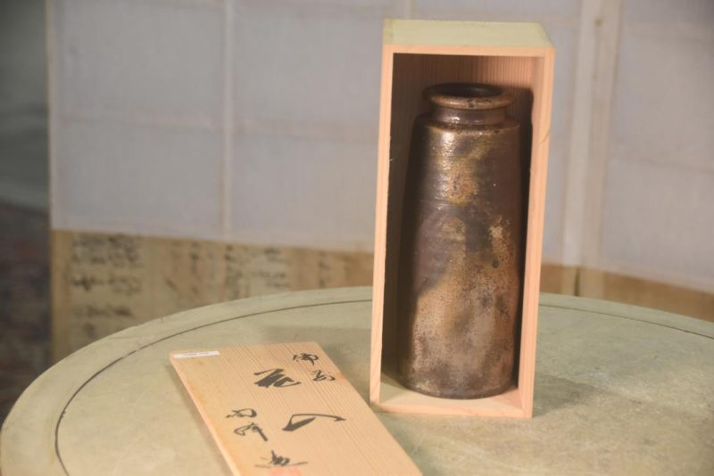 Japanese Bizen Pottery Vase Height:205mm - Image 3