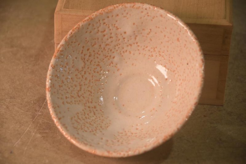 Shino Pottery Summer Chawan Tea Bowl in a wooden box Width:135mm - Image 3