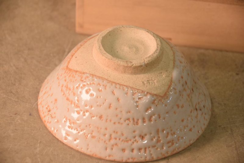 Shino Pottery Summer Chawan Tea Bowl in a wooden box Width:135mm - Image 4