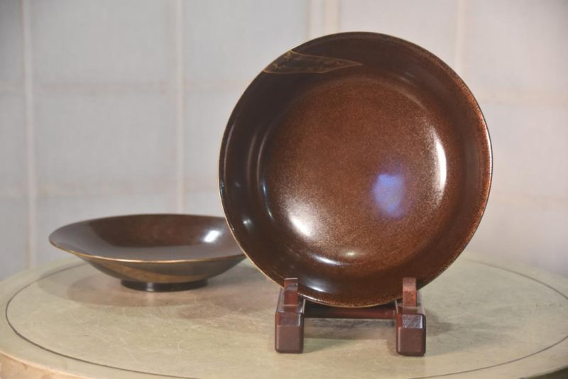 Black Japanese Lacquered Wood Bowl with Lid - Image 8