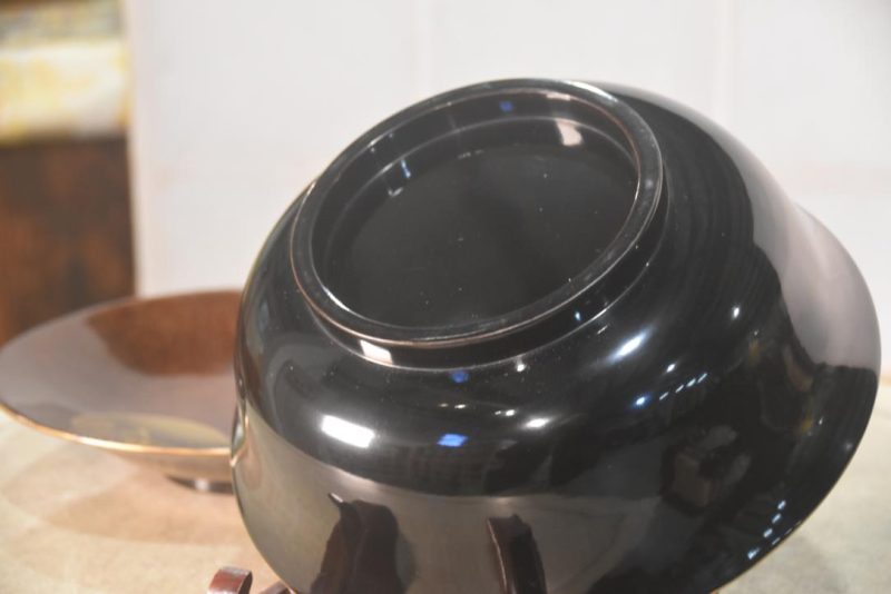 Black Japanese Lacquered Wood Bowl with Lid - Image 7
