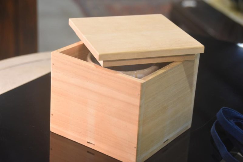 Chawan Tea Bowl in a Wooden box Width:100mm - Image 3