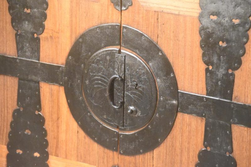 Antique Kannon Biraki Clothing Chest Width:950mm - Image 2