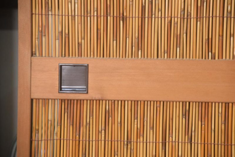 Pair of Japanese Summer Screen Doors Height:1770mm - Image 4