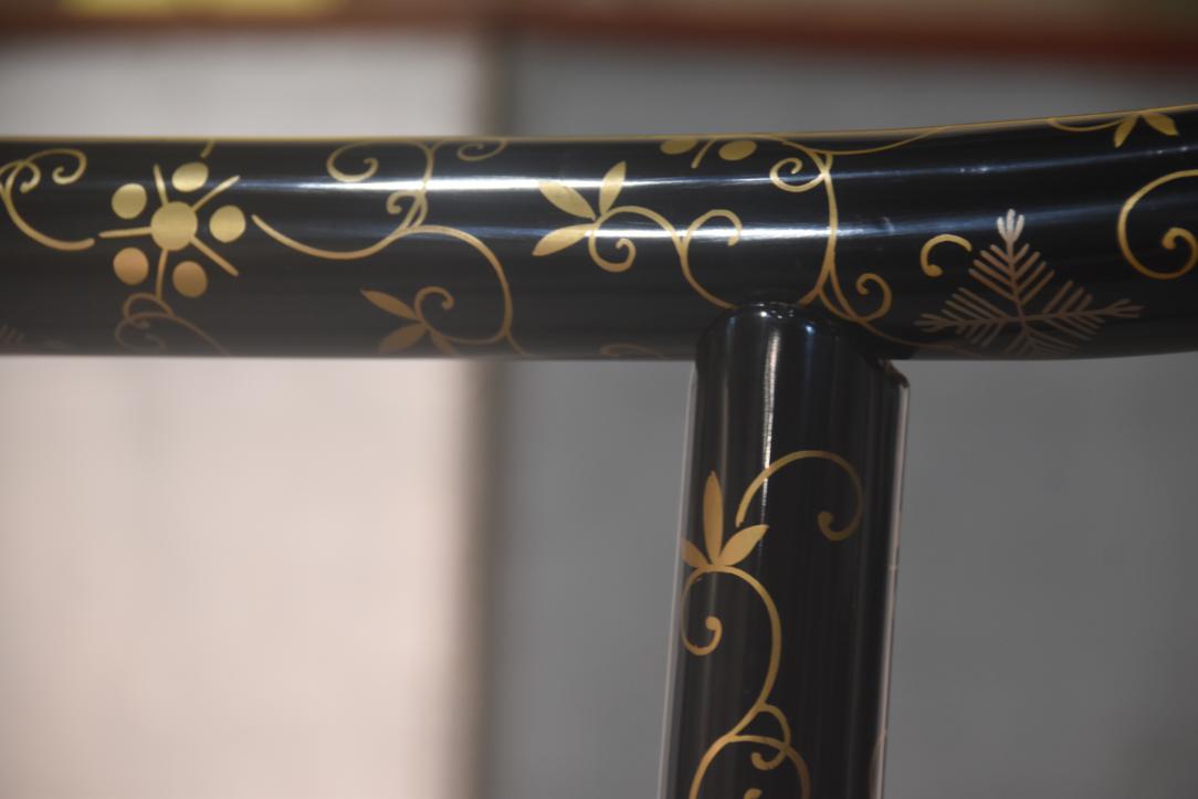 Japanese Lacquered Kimono Stand Width:1815mm - Image 11