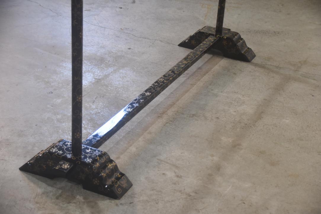 Japanese Lacquered Kimono Stand Width:1815mm - Image 8
