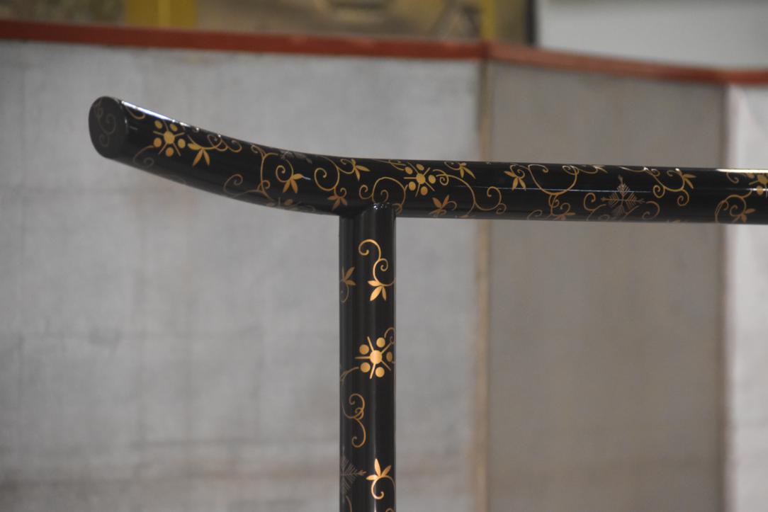 Japanese Lacquered Kimono Stand Width:1815mm - Image 5